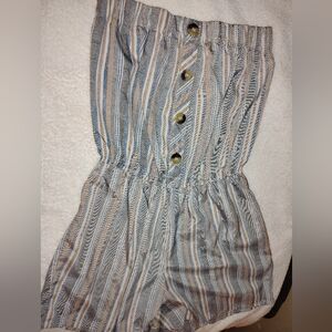 Very cute romper strapless !